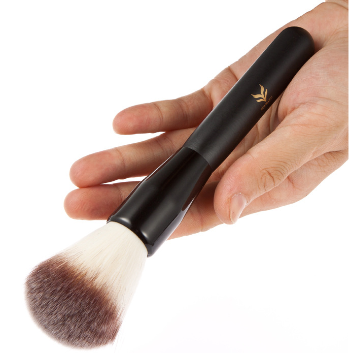 Makeup Brush, Tool, Large Blush Brush with 3 Colors
